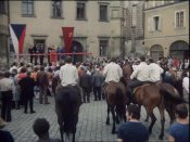 Šrejnarovský dům, uprostřed část kostela sv. Bartoloměje a vpravo měšťanský dům čp. 6.